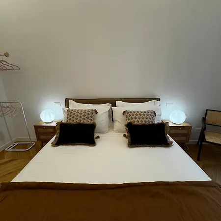 The Retreat - 2bdr Colosseum Monti District * רומא