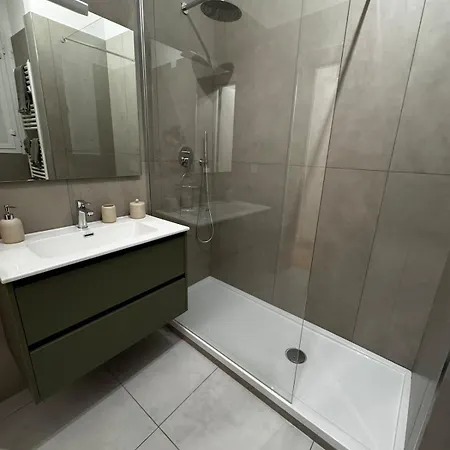 The Retreat - 2bdr Colosseum Monti District רומא